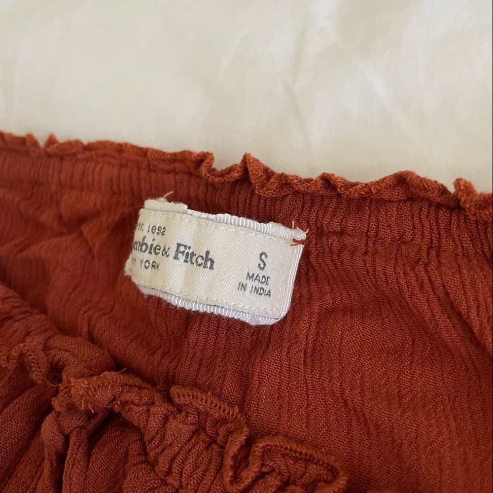 A&F Off Shoulder Top - Picture 3 of 3